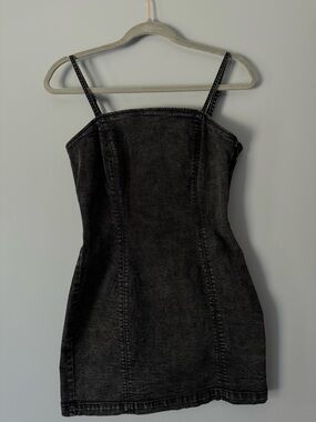 Black Washed Denim Mini Dress Size: M